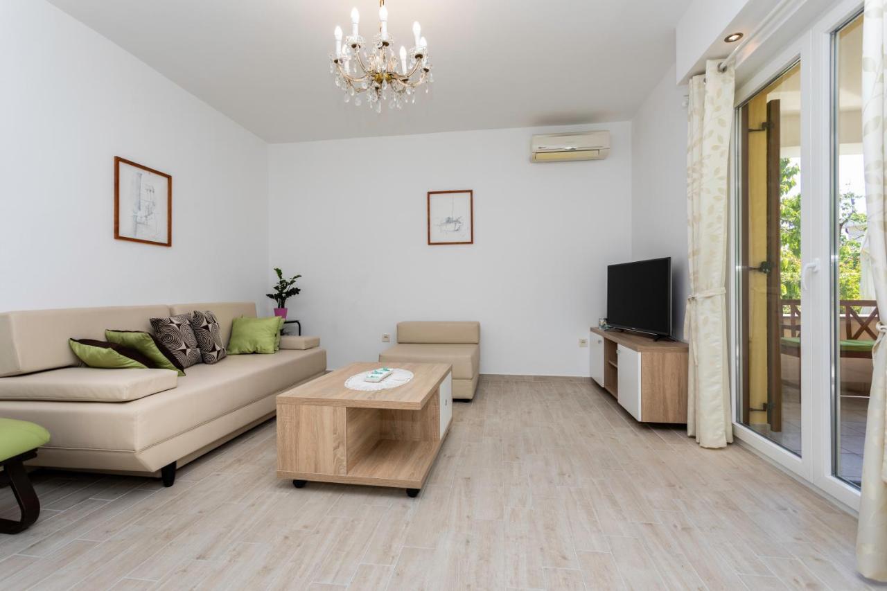 Apartments Hana Baška Eksteriør bilde