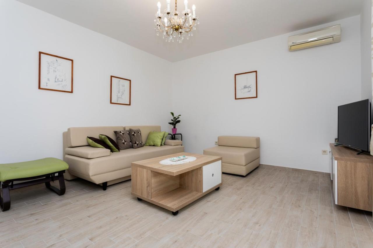 Apartments Hana Baška Eksteriør bilde