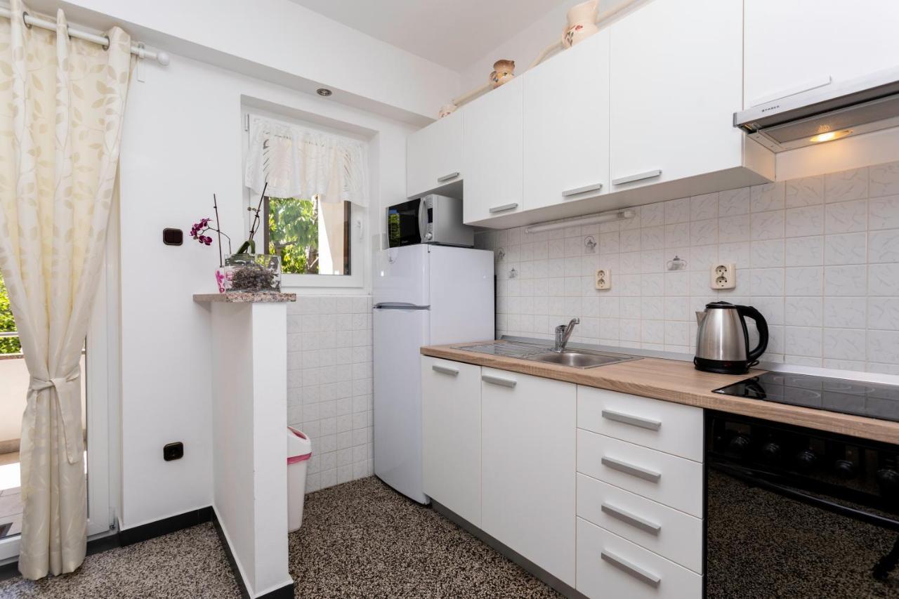Apartments Hana Baška Eksteriør bilde