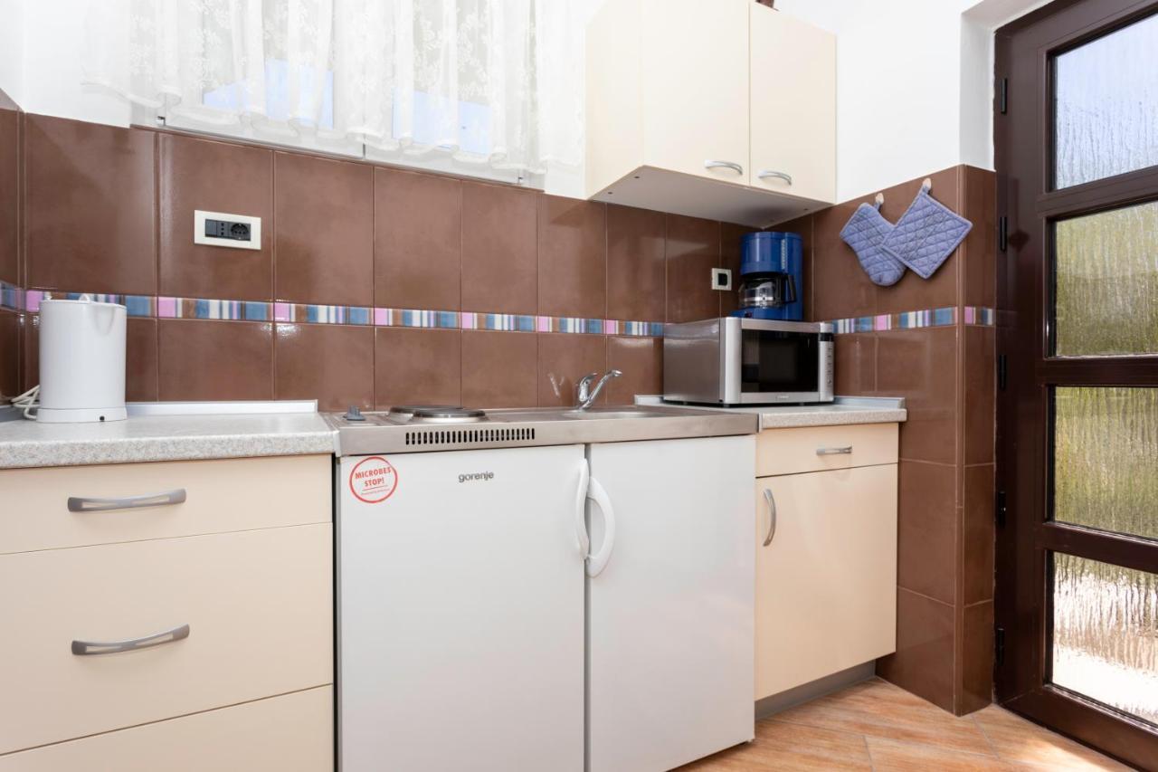 Apartments Hana Baška Eksteriør bilde