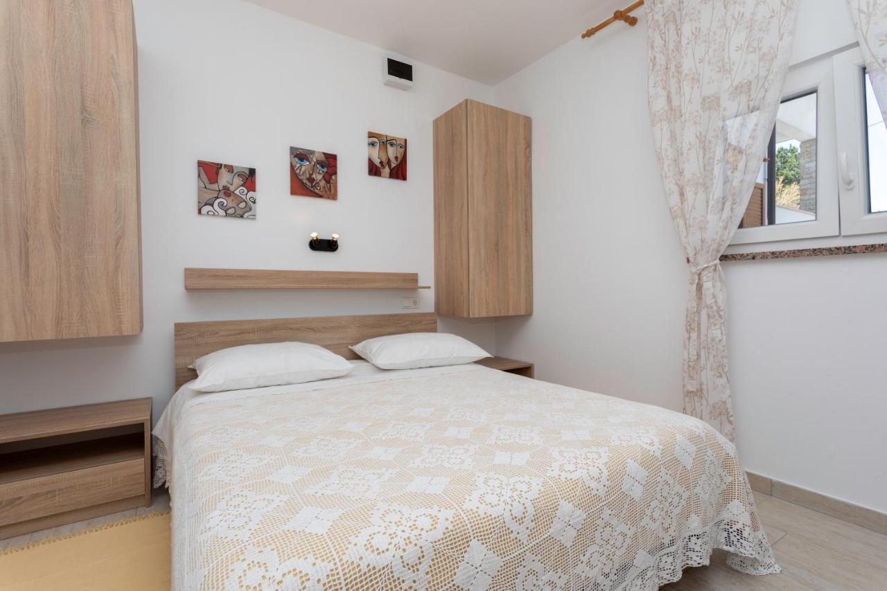 Apartments Hana Baška Eksteriør bilde