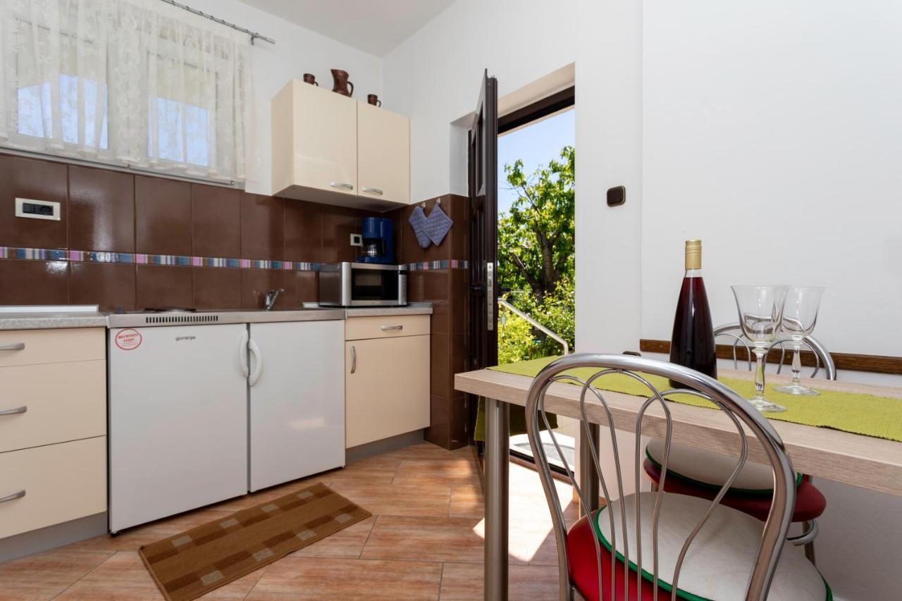 Apartments Hana Baška Eksteriør bilde